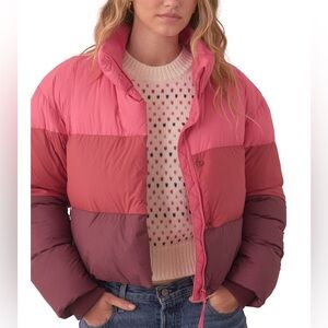 MARINE LAYER
Gia Cropped Down Jacket 
COLOR: Colorblock
SIZE: XL